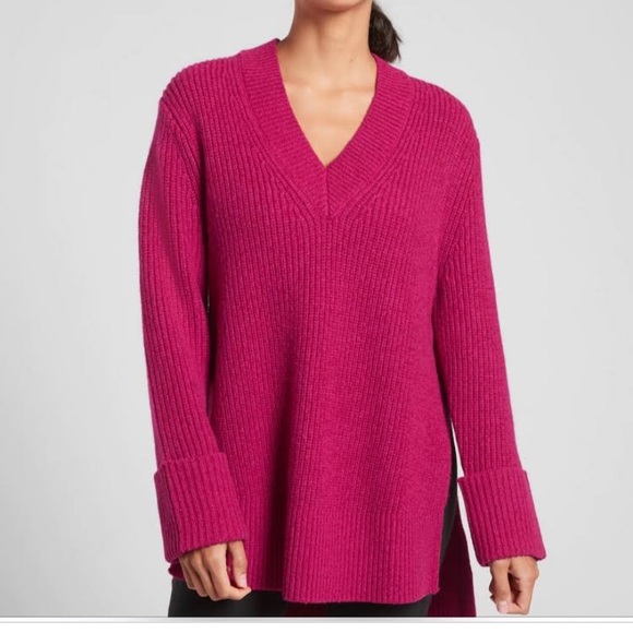 NWT Athleta Shasta V-Neck Oversized Chunky Knit Sweater in Bright Pink Size XS - Picture 3 of 14